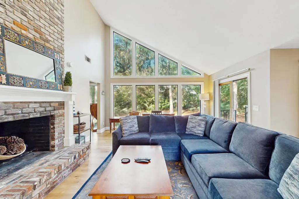 Beautifully renovated Sea Pines home with private hot tub & large outdoor space