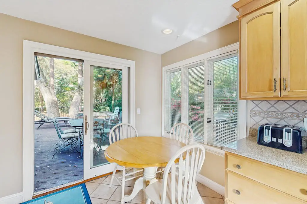 Beautifully renovated Sea Pines home with private hot tub & large outdoor space