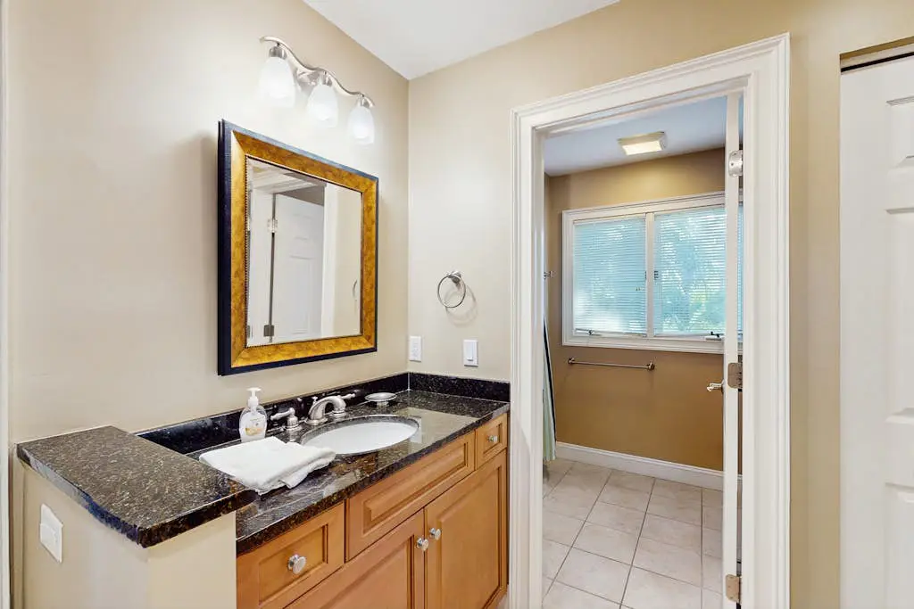 Beautifully renovated Sea Pines home with private hot tub & large outdoor space