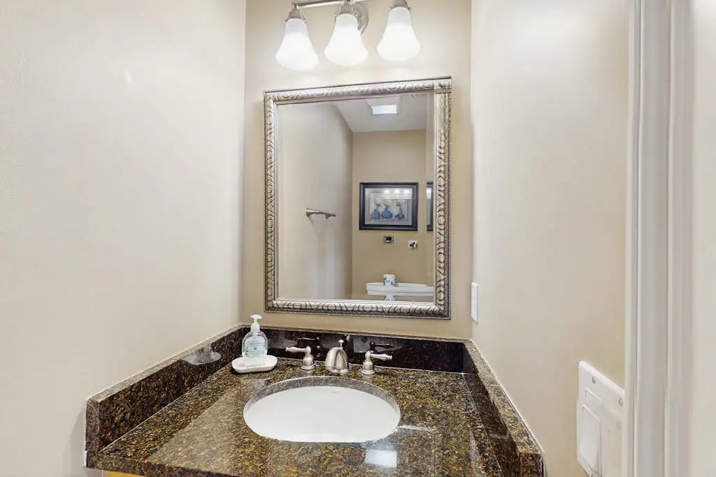 Beautifully renovated Sea Pines home with private hot tub & large outdoor space
