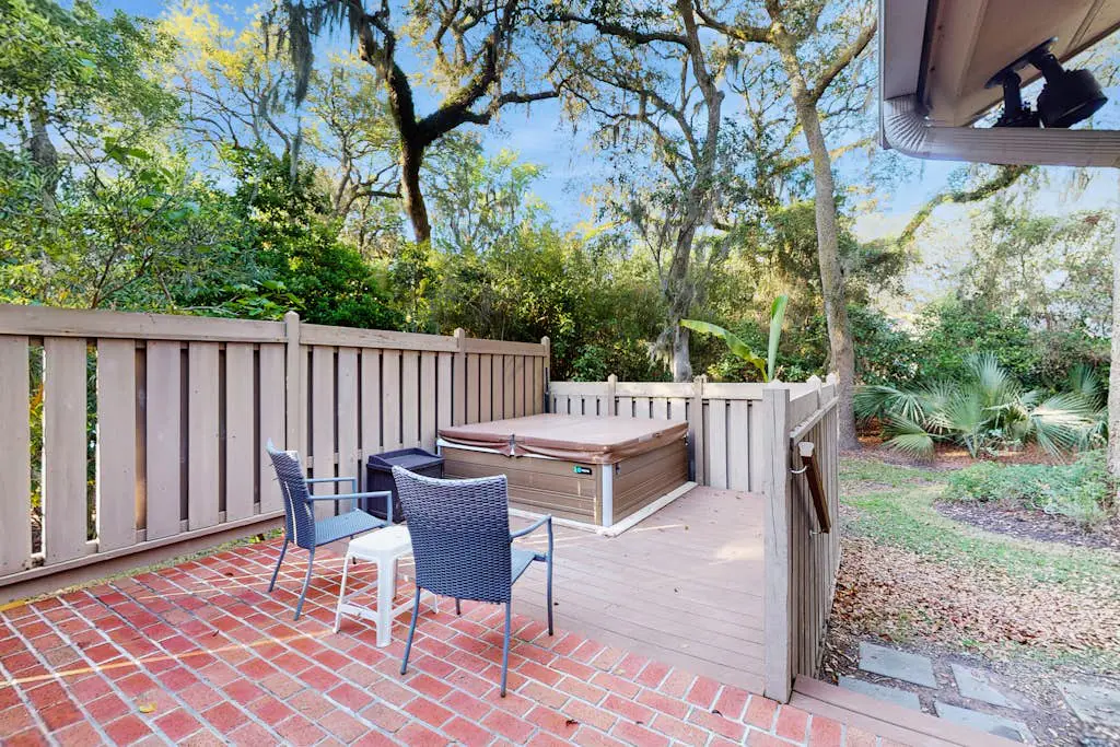 Beautifully renovated Sea Pines home with private hot tub & large outdoor space