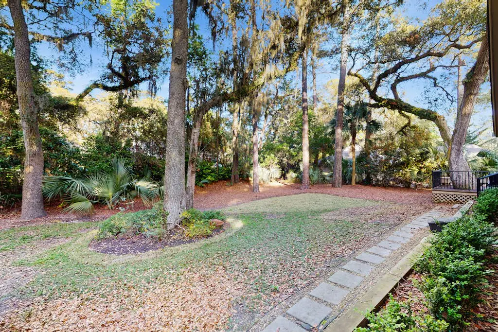 Beautifully renovated Sea Pines home with private hot tub & large outdoor space