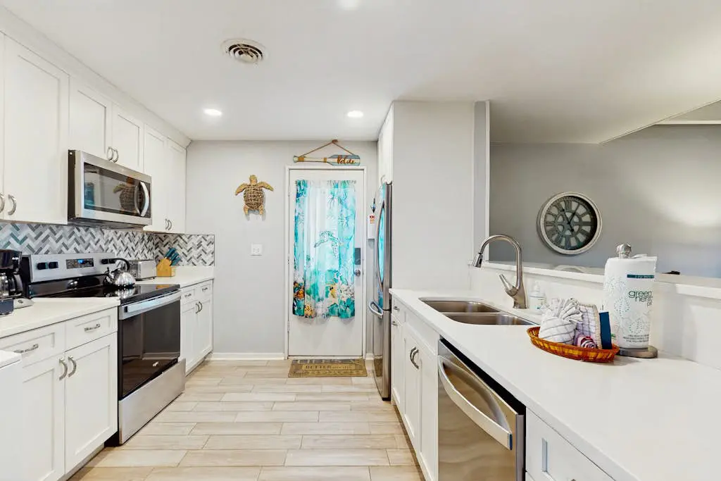 Palmetto Dunes villa with patio, shared pool, tennis & golf - dogs OK
