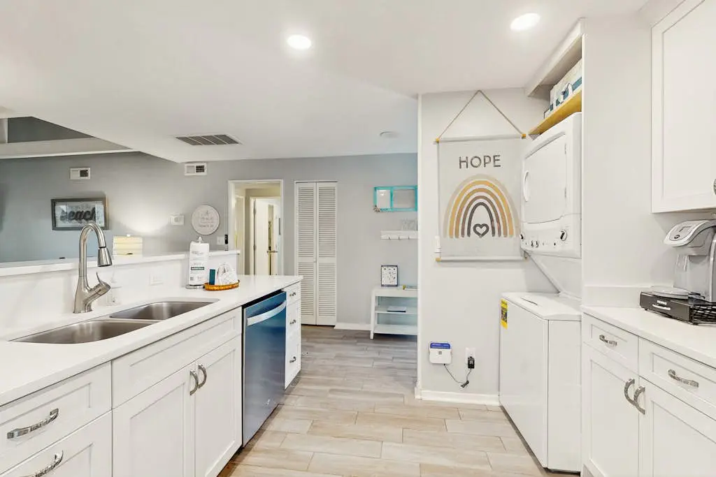 Palmetto Dunes villa with patio, shared pool, tennis & golf - dogs OK