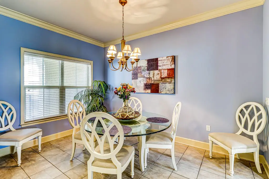 Well-appointed villa with rooftop pool & beach access - 1 block to Coligny Plaza