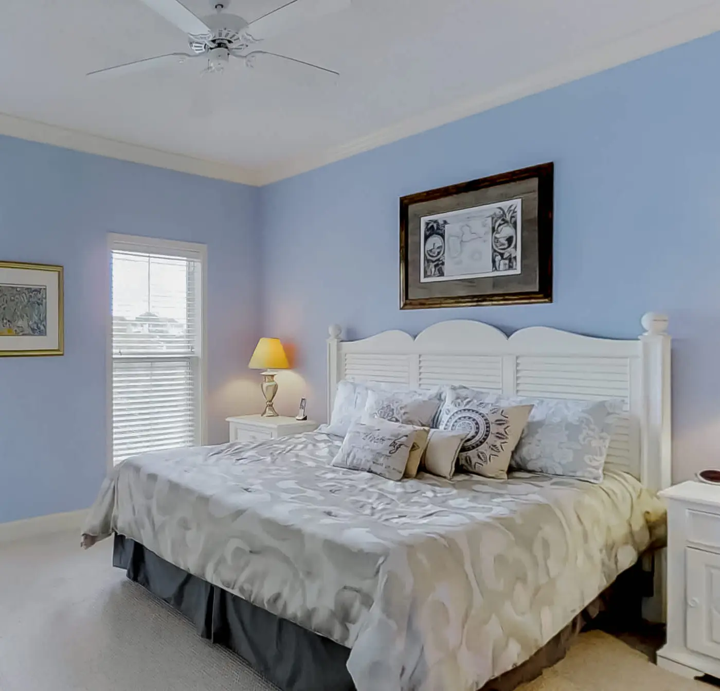 Well-appointed villa with rooftop pool & beach access - 1 block to Coligny Plaza