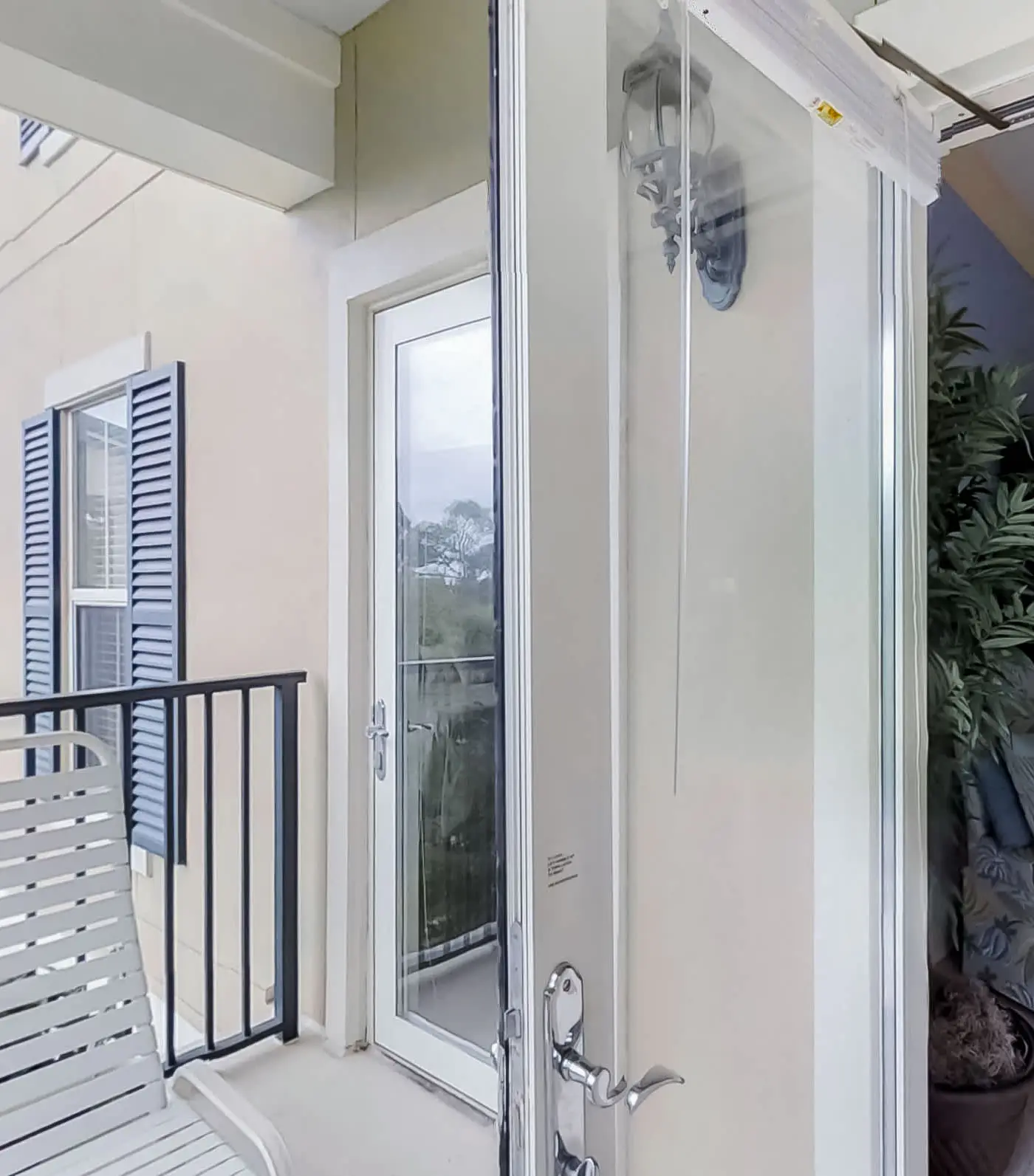 Well-appointed villa with rooftop pool & beach access - 1 block to Coligny Plaza