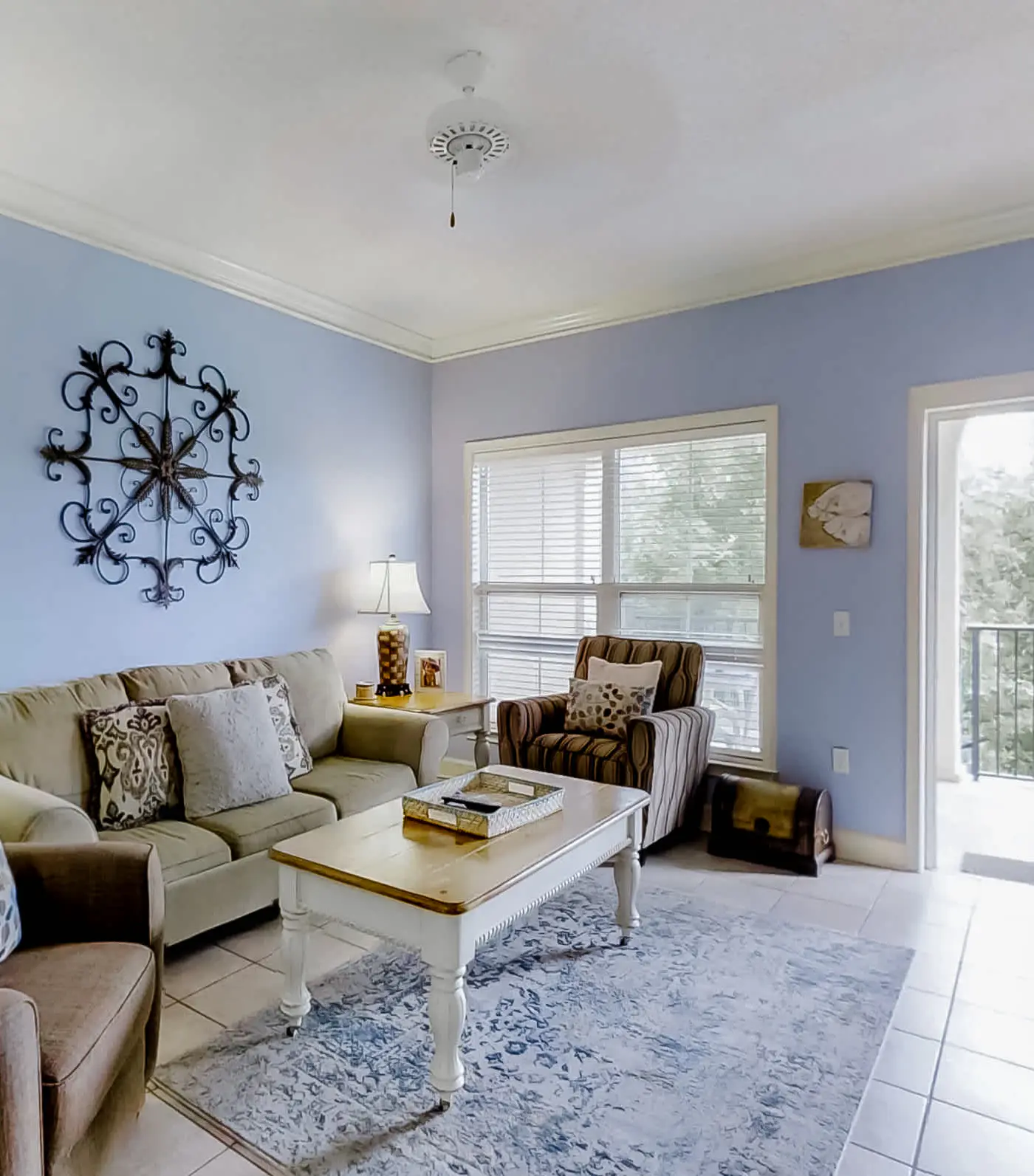 Well-appointed villa with rooftop pool & beach access - 1 block to Coligny Plaza