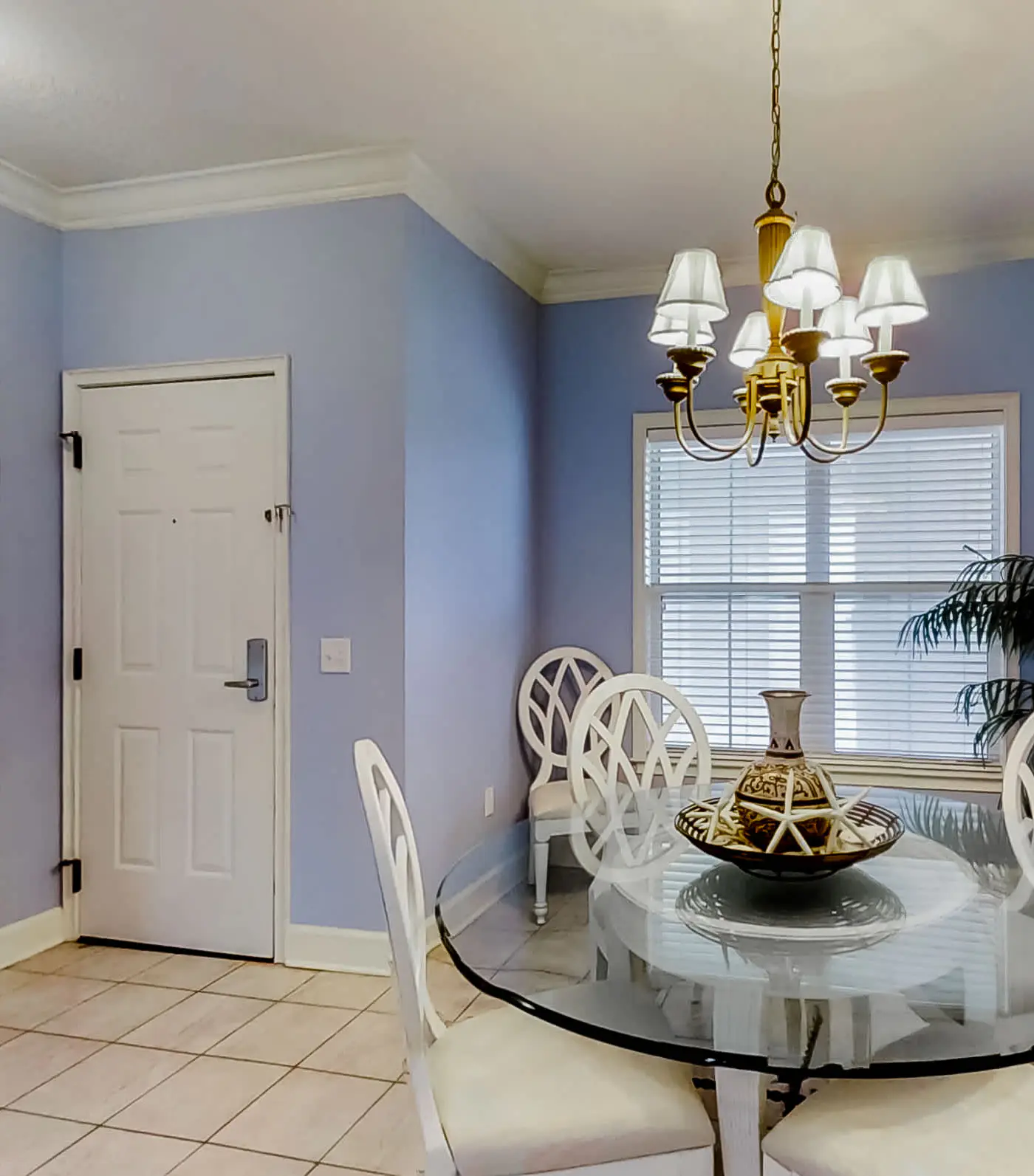 Well-appointed villa with rooftop pool & beach access - 1 block to Coligny Plaza