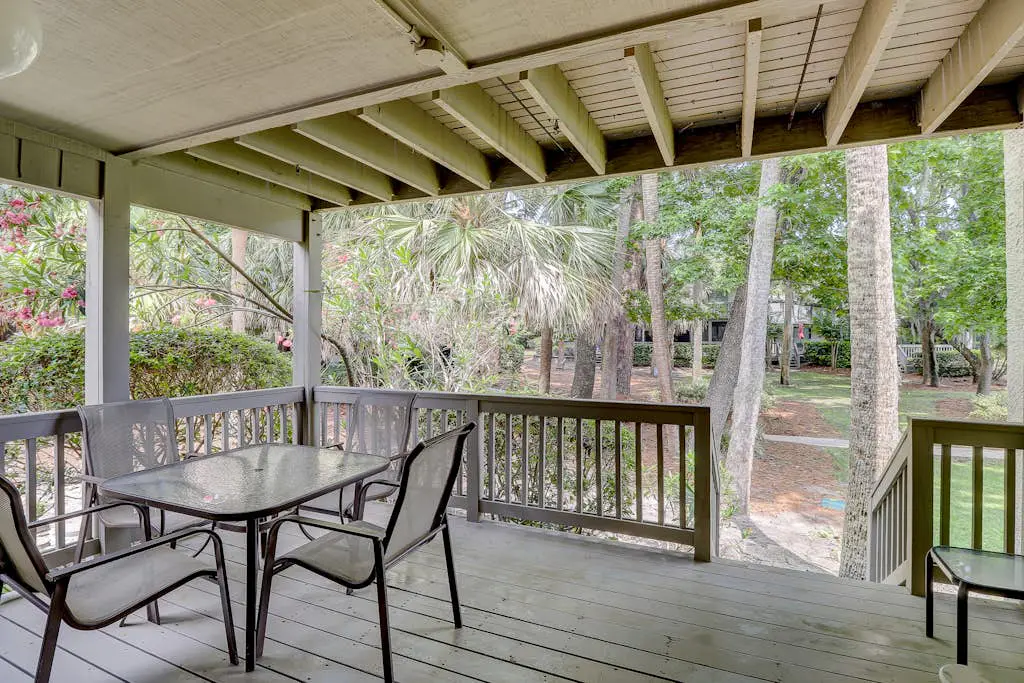Beautifully remodeled villa w/ WiFi, inviting porch & balconies - walk to beach