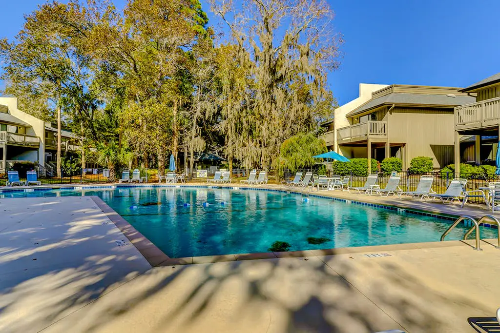 Beautifully remodeled villa w/ WiFi, inviting porch & balconies - walk to beach