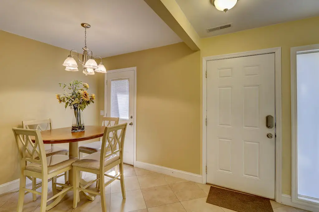 Beautifully remodeled villa w/ WiFi, inviting porch & balconies - walk to beach