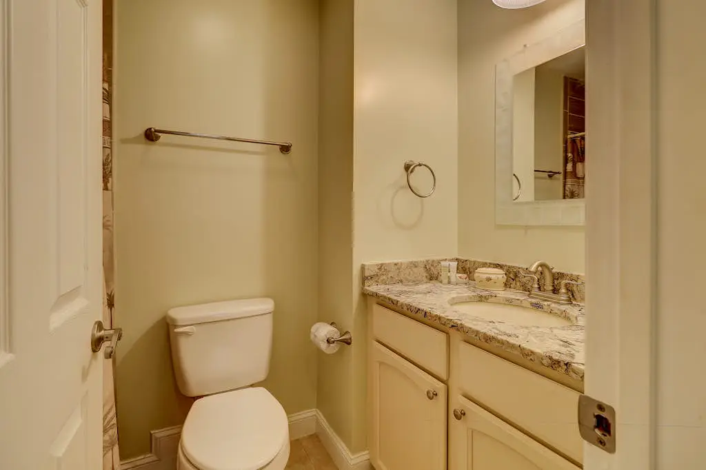 Beautifully remodeled villa w/ WiFi, inviting porch & balconies - walk to beach