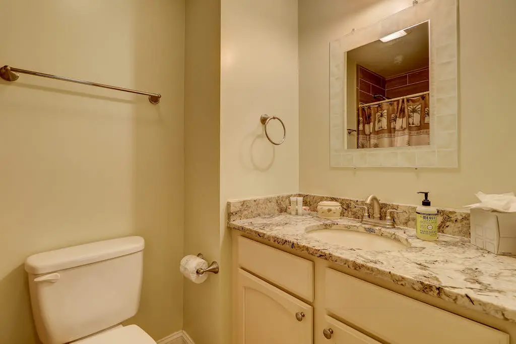 Beautifully remodeled villa w/ WiFi, inviting porch & balconies - walk to beach