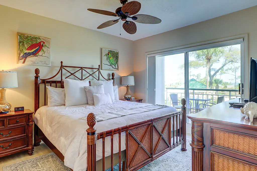 Stunning oceanfront villa with WiFi, pool & hot tub, private balcony