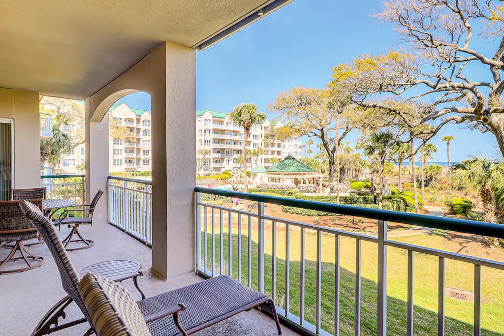 Stunning oceanfront villa with WiFi, pool & hot tub, private balcony