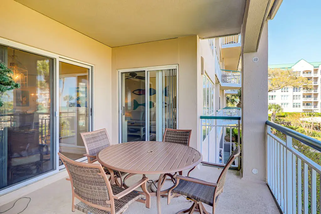 Stunning oceanfront villa with WiFi, pool & hot tub, private balcony