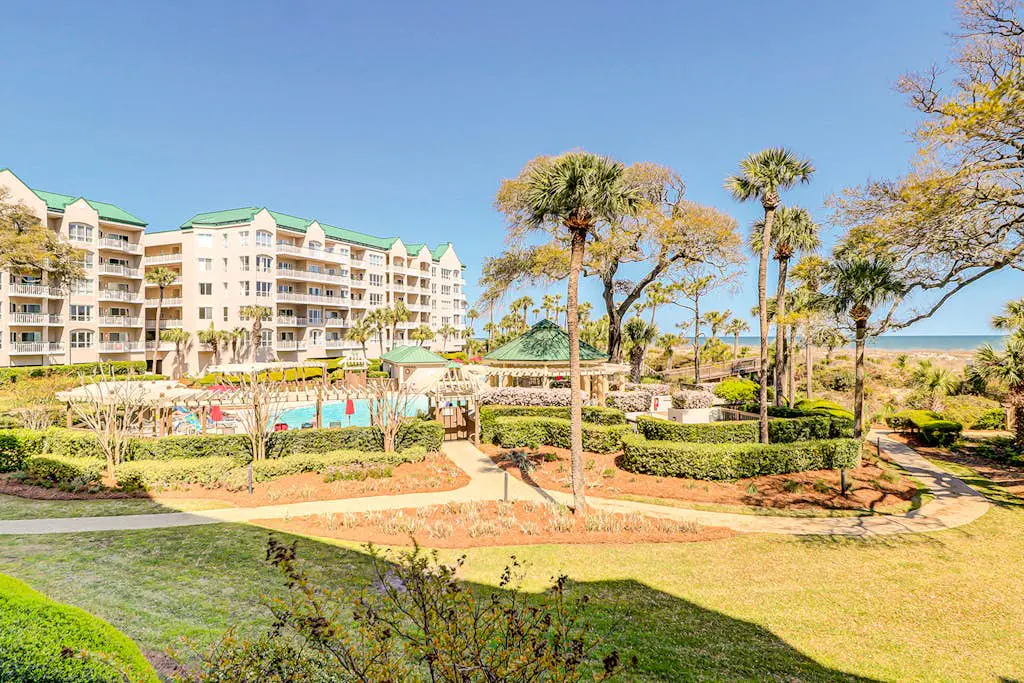 Stunning oceanfront villa with WiFi, pool & hot tub, private balcony