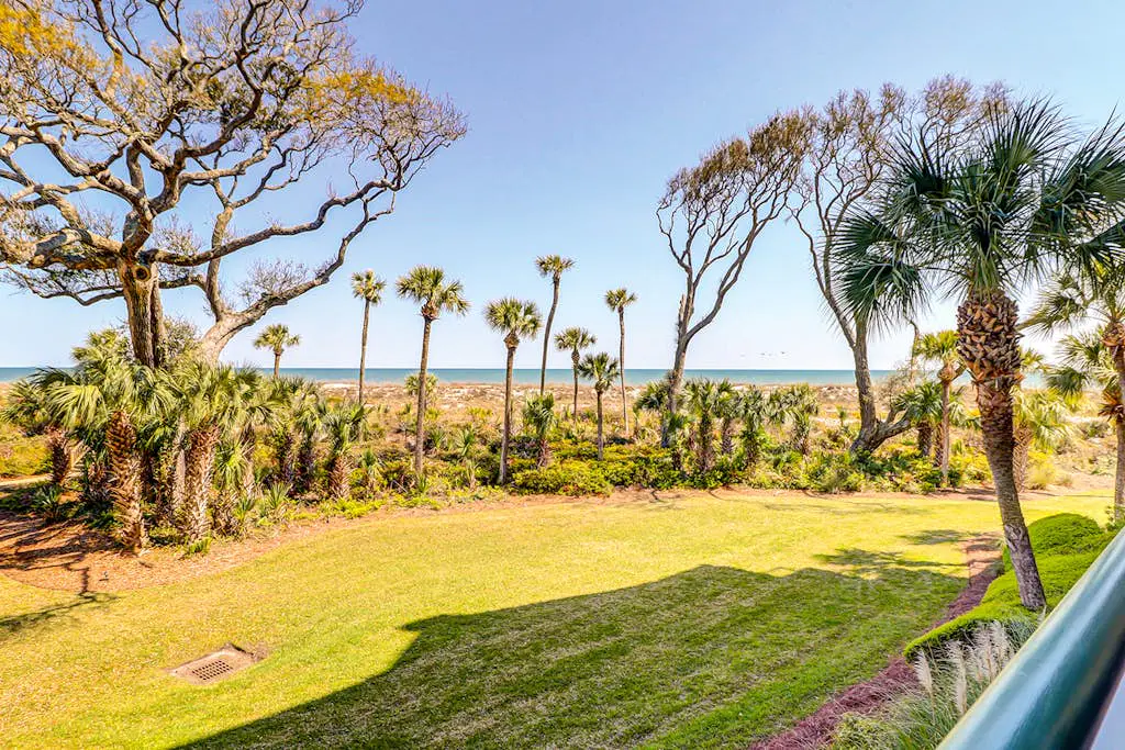 Stunning oceanfront villa with WiFi, pool & hot tub, private balcony