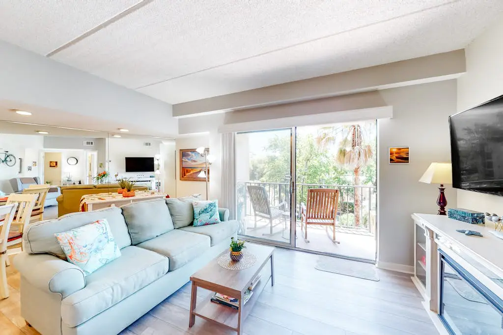 Beautifully remodeled villa near the beach with tennis, pickleball, & pool