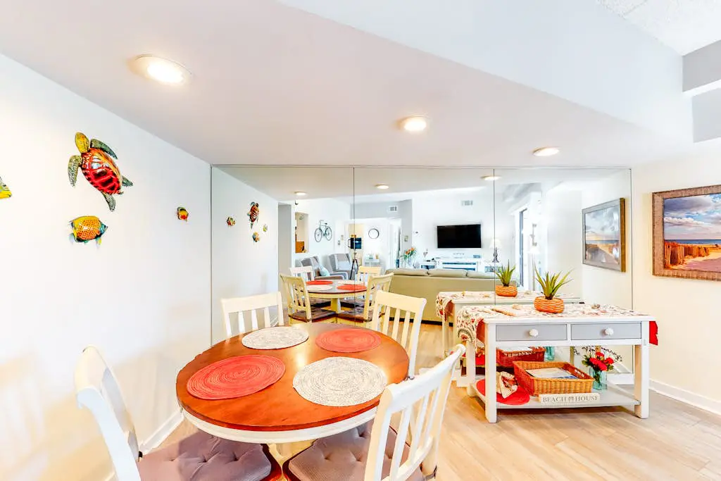 Beautifully remodeled villa near the beach with tennis, pickleball, & pool