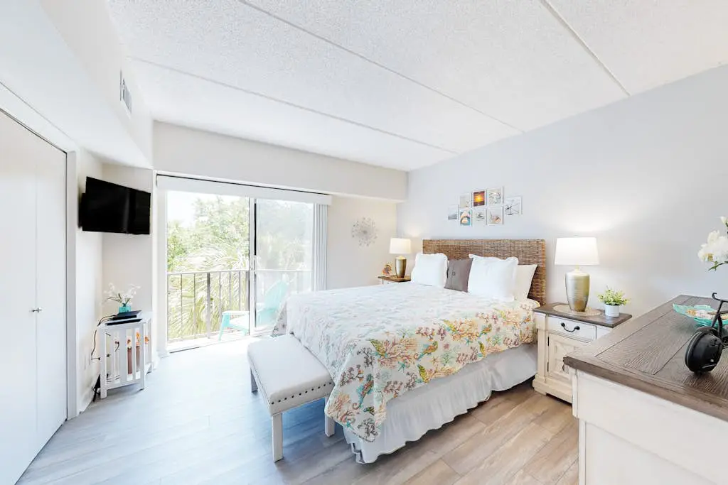 Beautifully remodeled villa near the beach with tennis, pickleball, & pool
