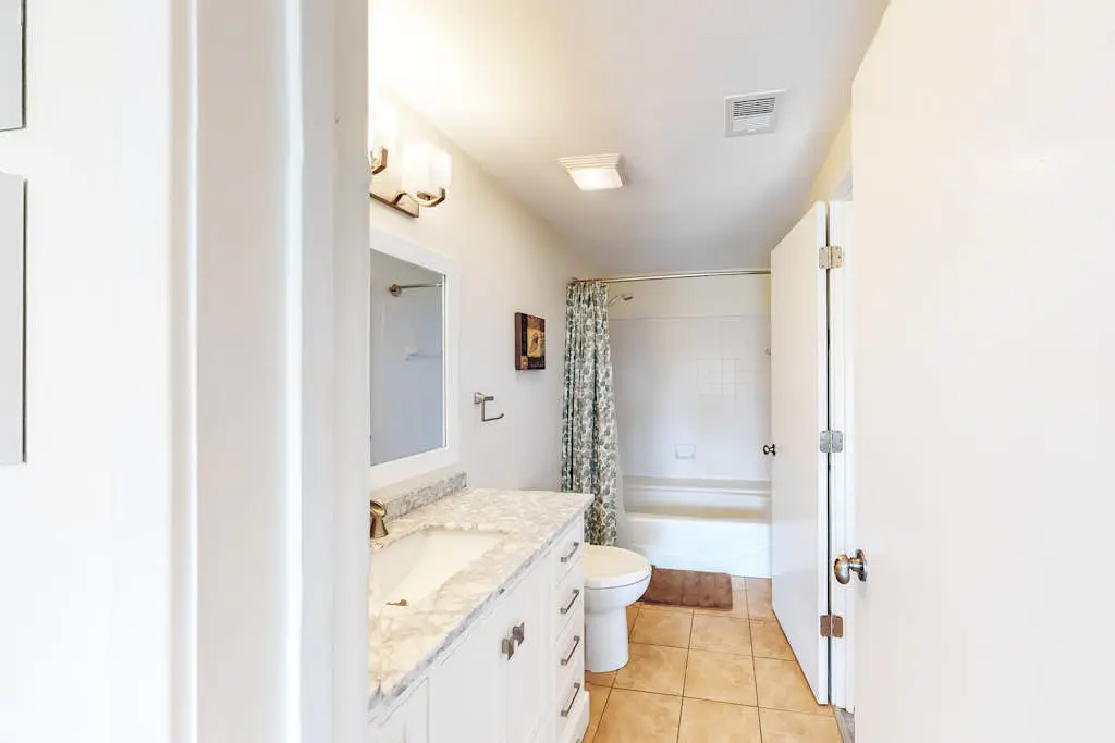 Beautifully remodeled villa near the beach with tennis, pickleball, & pool