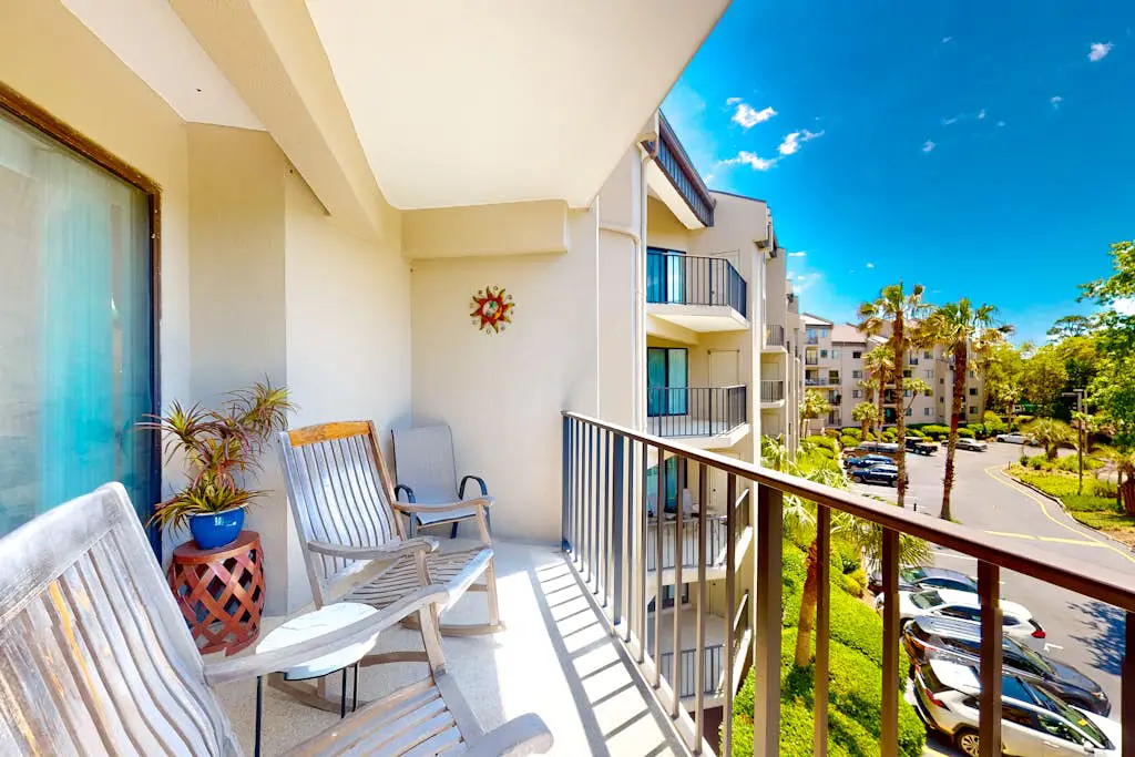 Beautifully remodeled villa near the beach with tennis, pickleball, & pool