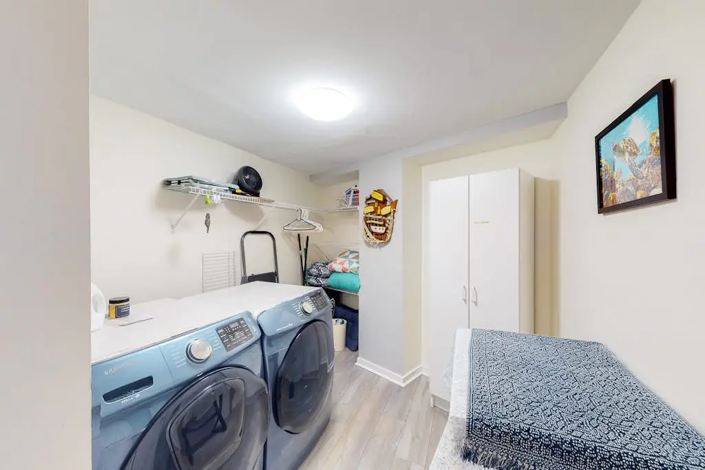 Beautifully remodeled villa near the beach with tennis, pickleball, & pool