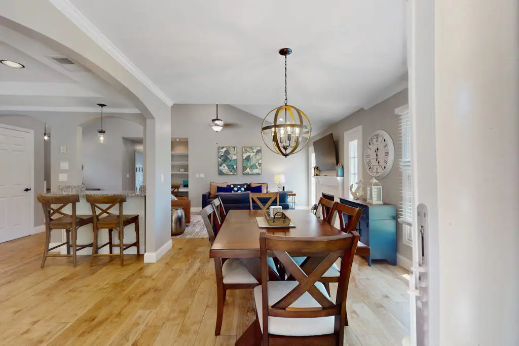 Stunningly remodeled villa with shared pool and golf on-site