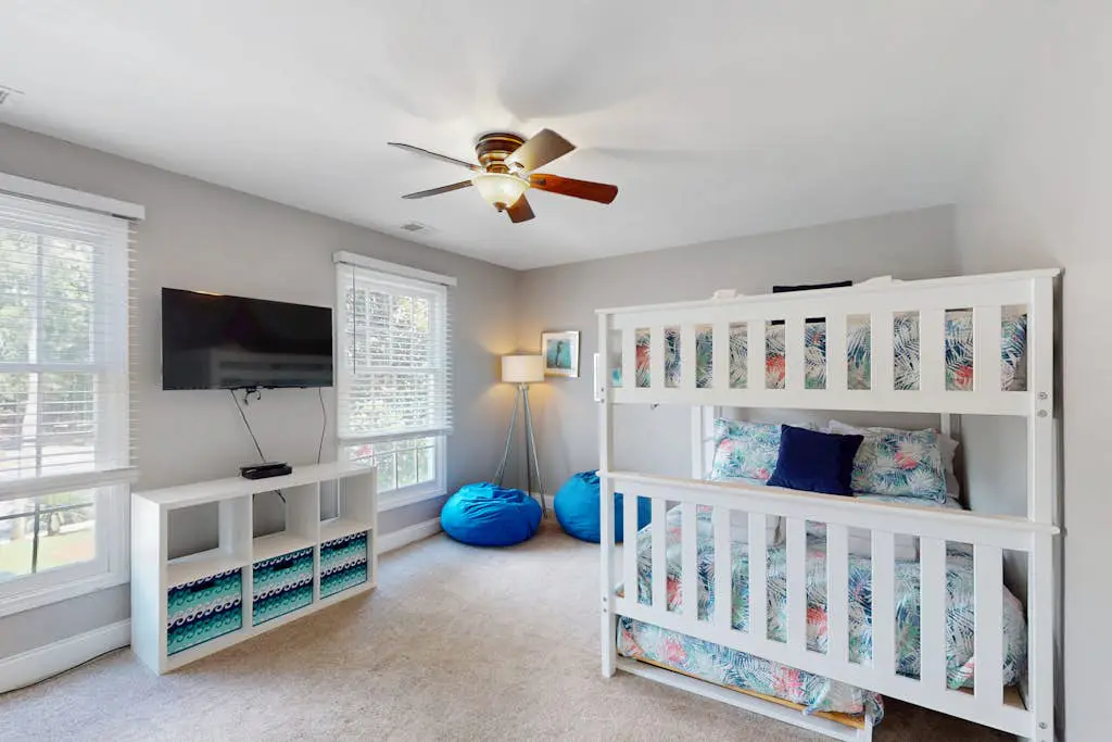 Stunningly remodeled villa with shared pool and golf on-site