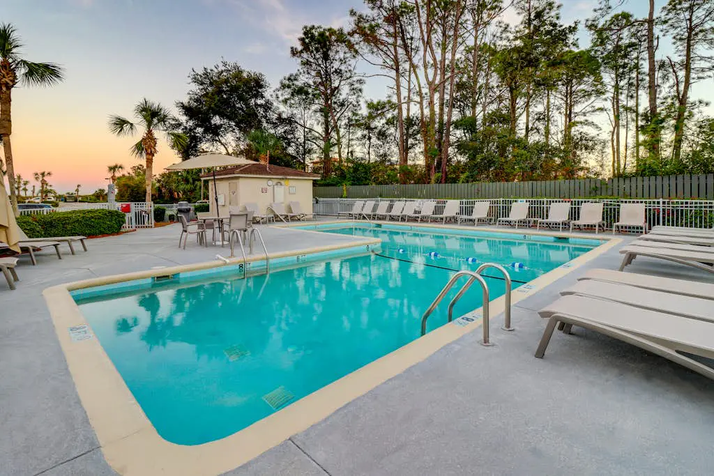 Beautifully renovated 1 bedroom villa with shared pool- ocean views