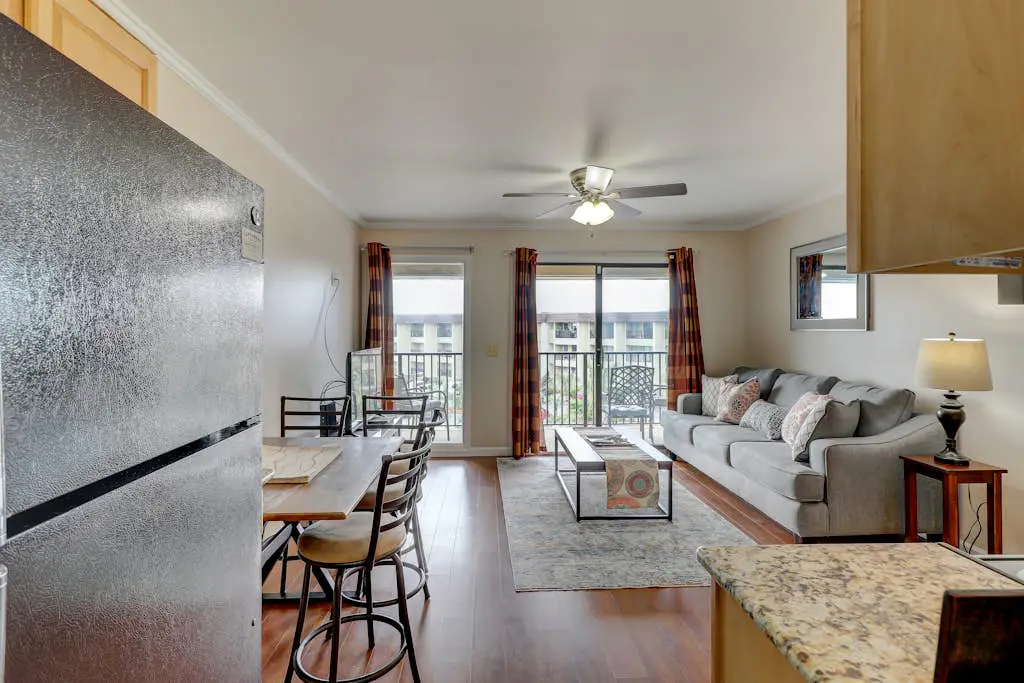 Beautifully renovated 1 bedroom villa with shared pool- ocean views
