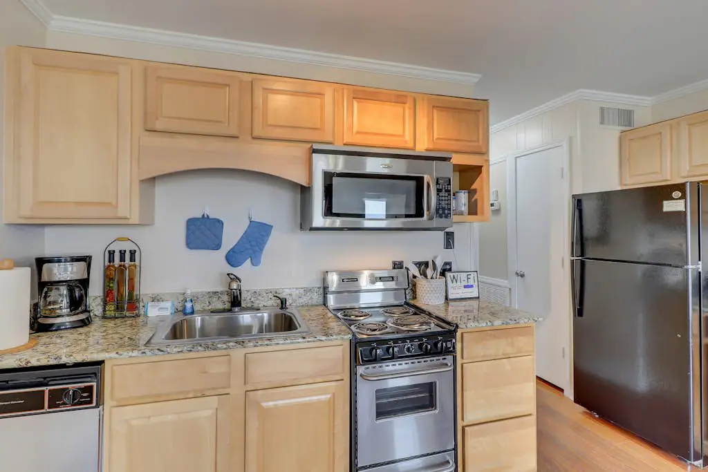 Beautifully renovated 1 bedroom villa with shared pool- ocean views