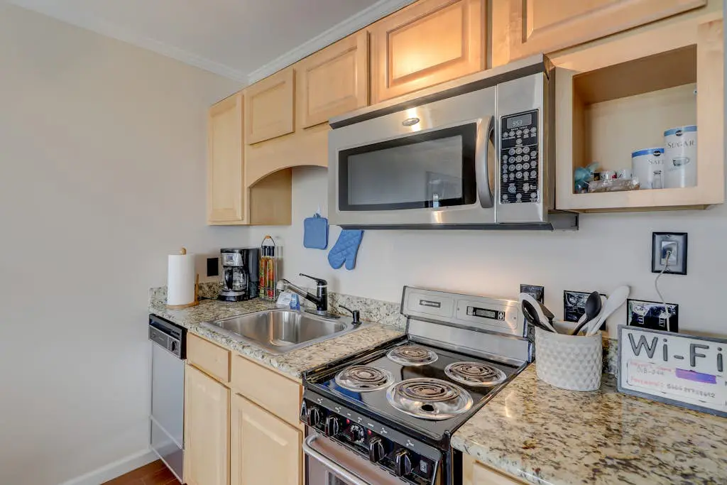 Beautifully renovated 1 bedroom villa with shared pool- ocean views