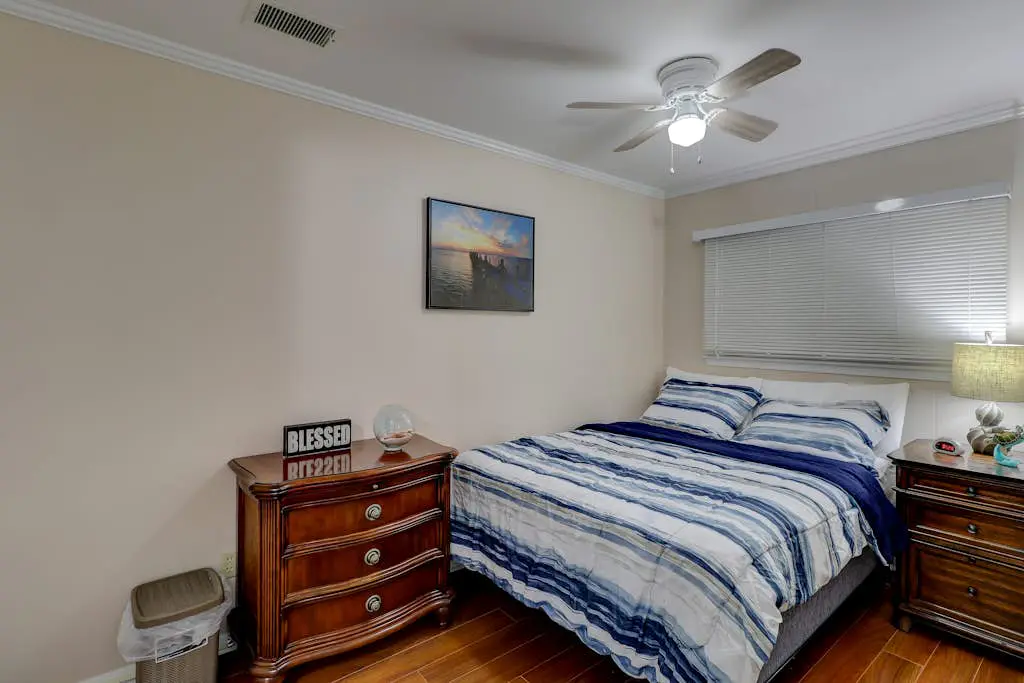 Beautifully renovated 1 bedroom villa with shared pool- ocean views