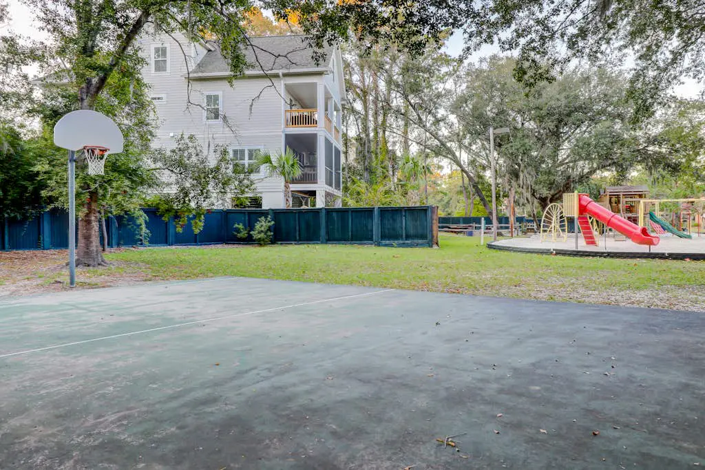 Beautifully renovated 1 bedroom villa with shared pool- ocean views