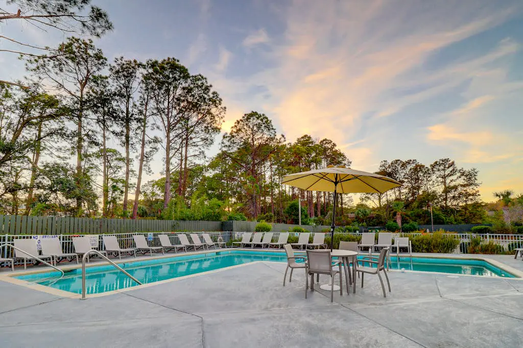 Beautifully renovated 1 bedroom villa with shared pool- ocean views