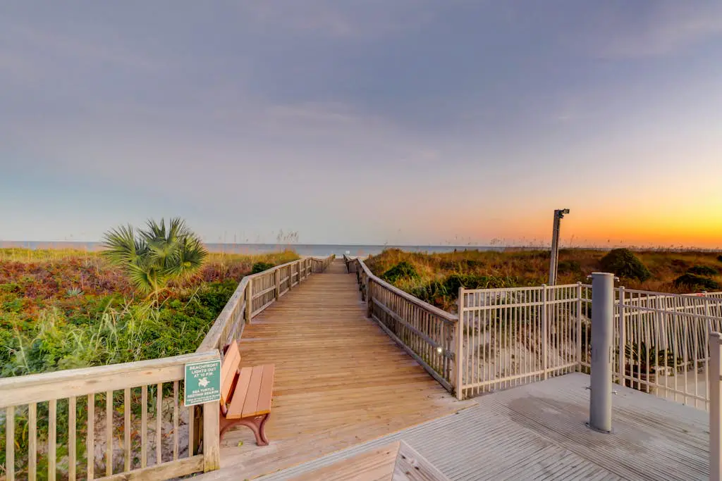 Beautifully renovated 1 bedroom villa with shared pool- ocean views