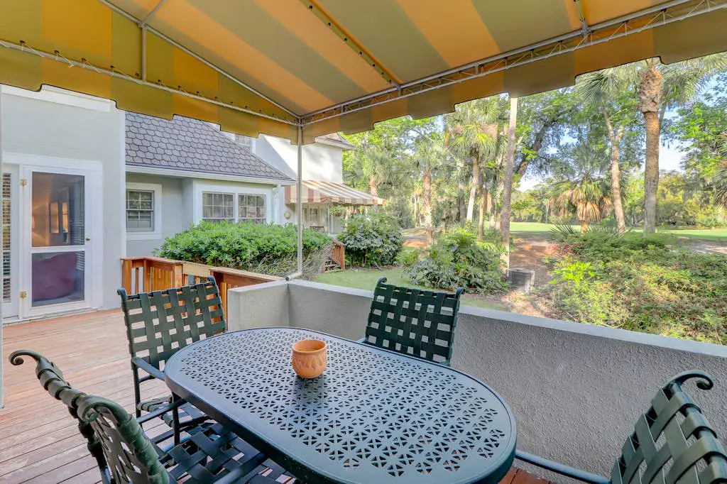 Incredible villa with pool and tennis access, central AC, and on-site golf
