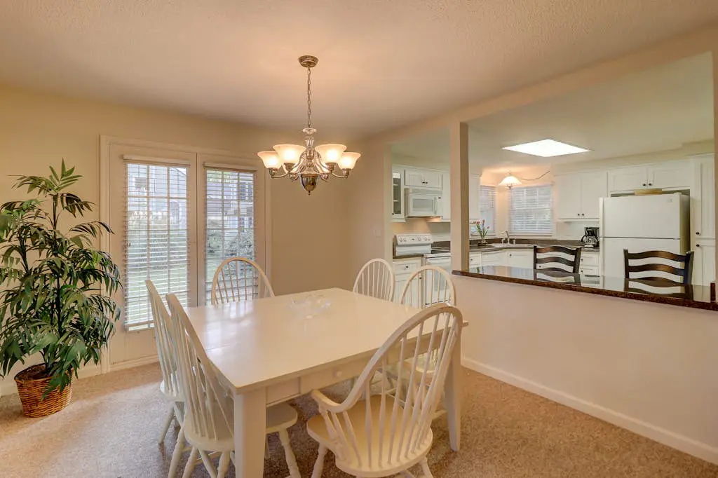 Incredible villa with pool and tennis access, central AC, and on-site golf