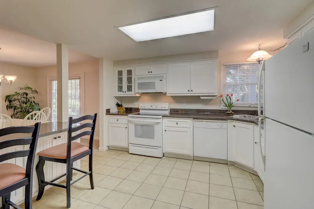 Incredible villa with pool and tennis access, central AC, and on-site golf