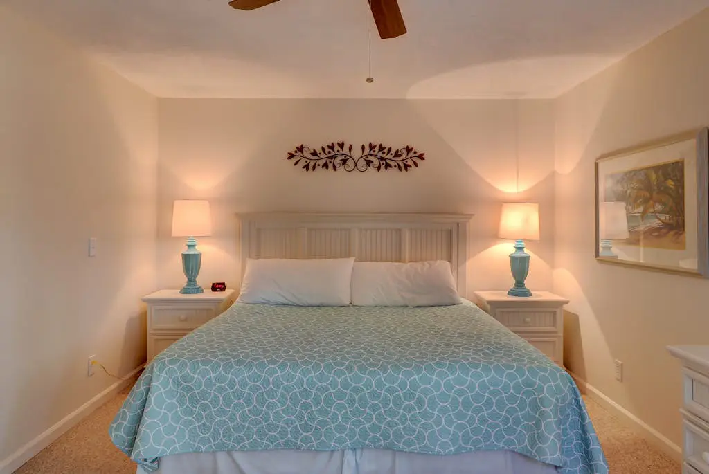 Incredible villa with pool and tennis access, central AC, and on-site golf