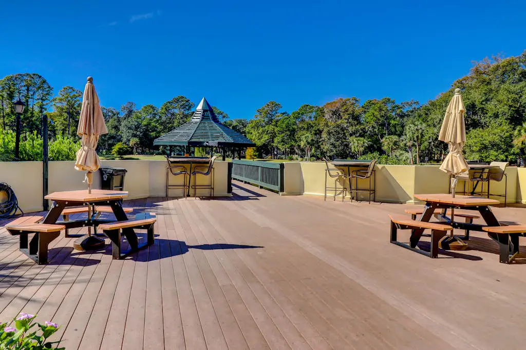 Incredible villa with pool and tennis access, central AC, and on-site golf