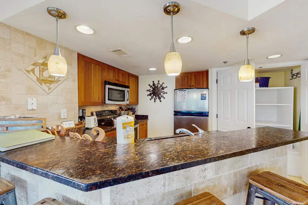 Stunningly remodeled 3rd floor villa with ocean views