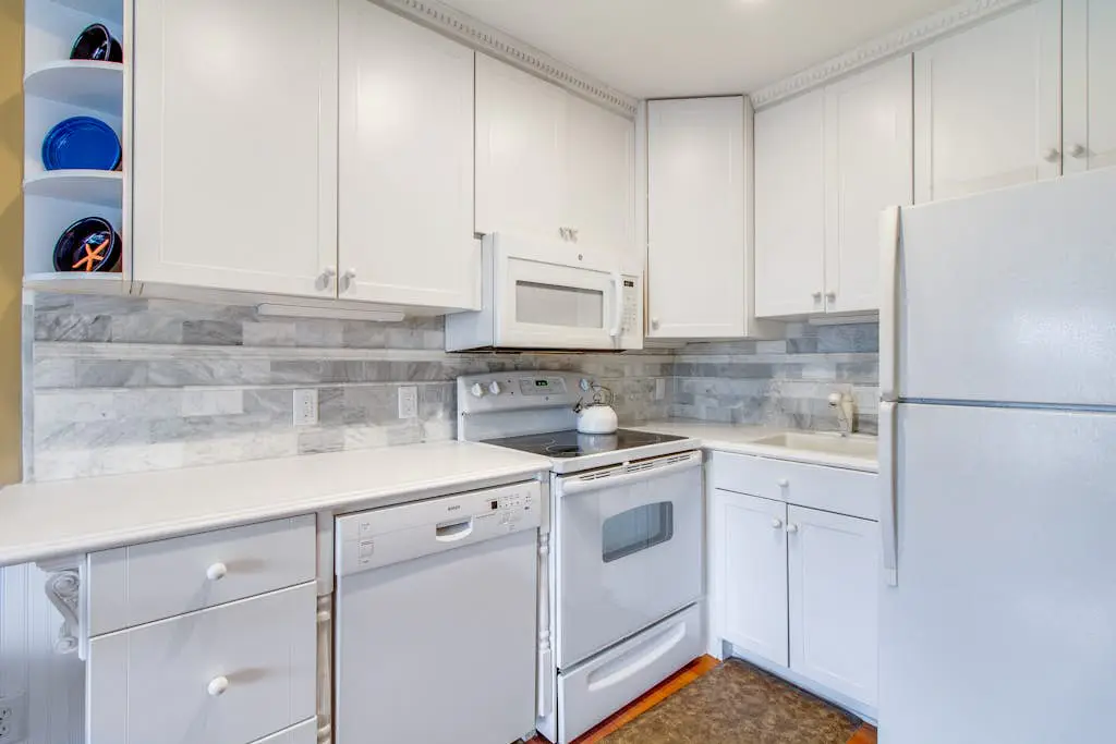 Beachside Condo with Shared Pool & Private Balcony Retreat