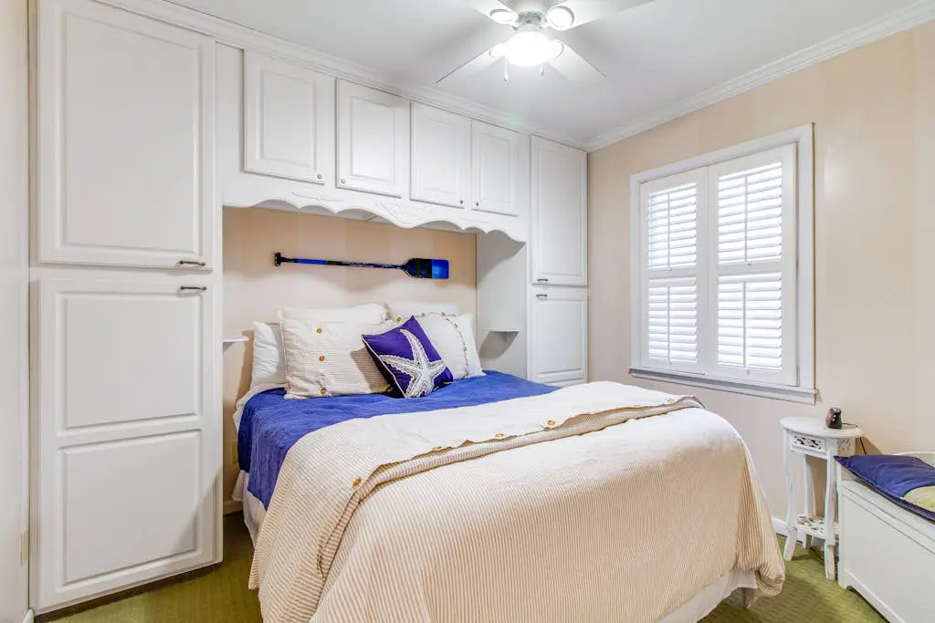 Beachside Condo with Shared Pool & Private Balcony Retreat