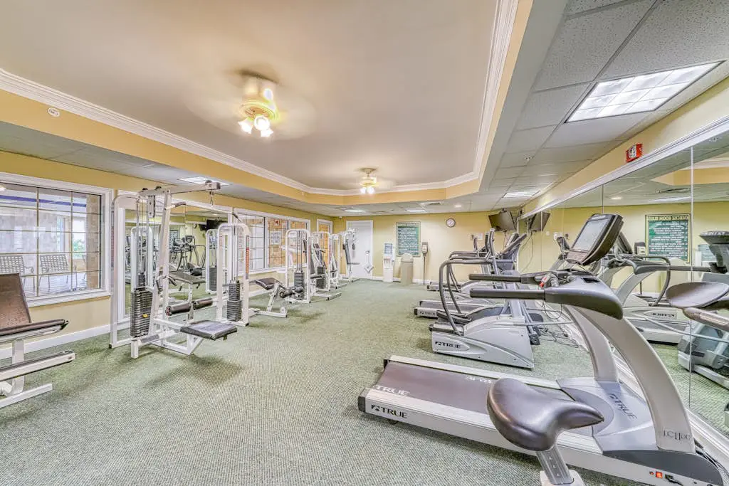 Waterfront condo with amazing views, on-site pool, hot tub, & gym