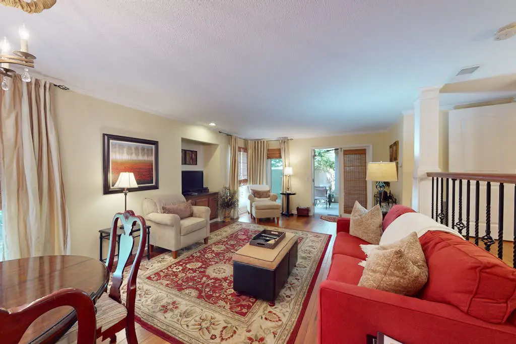 Spacious condo w/ shared pool and golf on-site Near the ocean