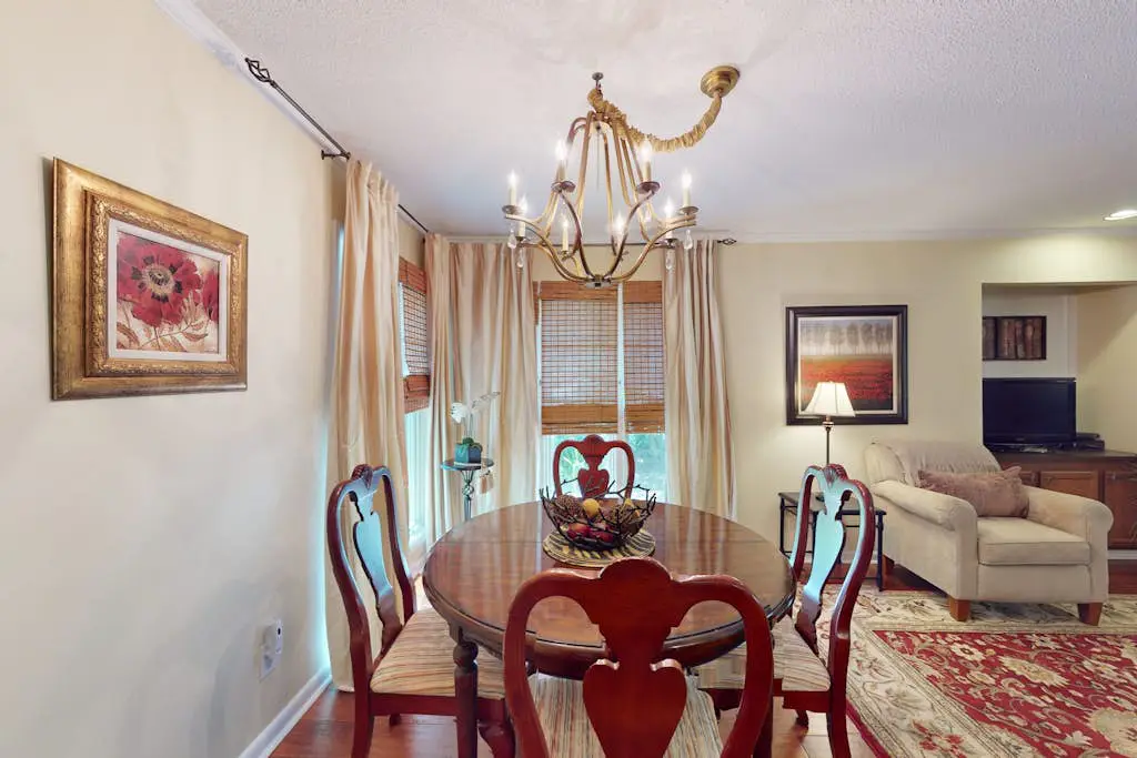 Spacious condo w/ shared pool and golf on-site Near the ocean